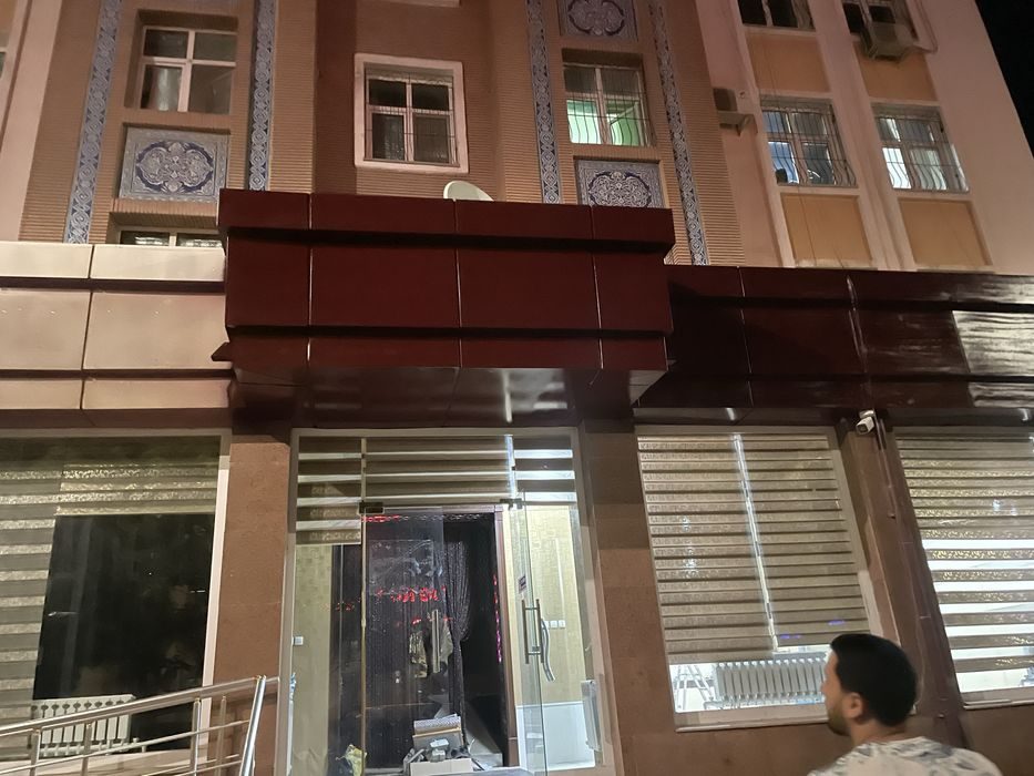 Noturar bino sotiladi