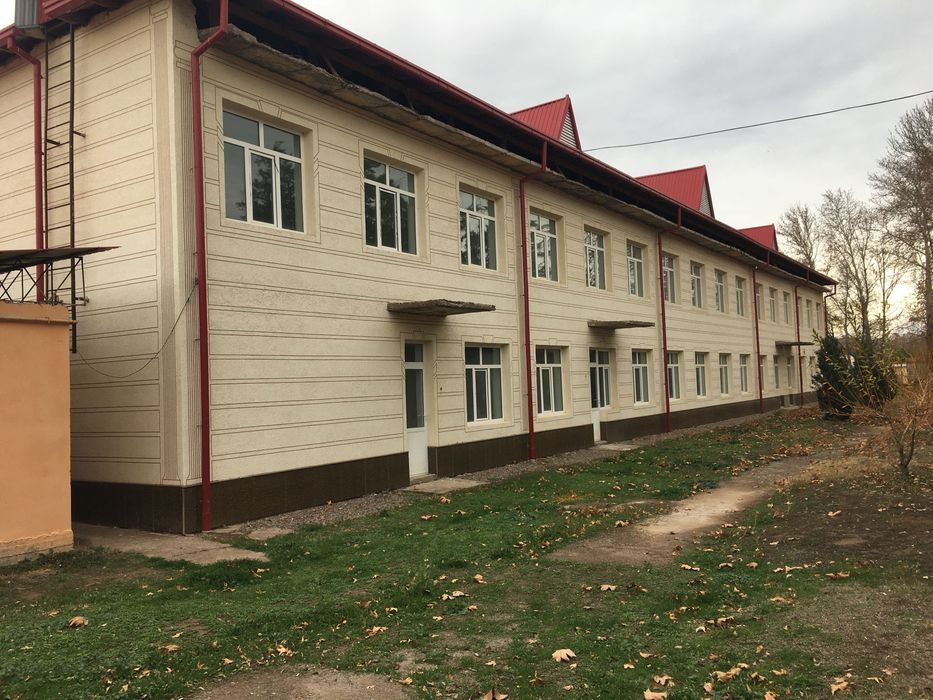 57 сот, 1320 кВ м здание г. Газалкент
