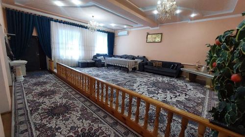 8-комнатный дом, 405 м²