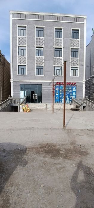 Notura bino sotiladi 165 kv metr