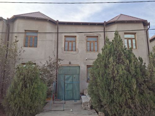 9-комнатная часть дома, 400 м²