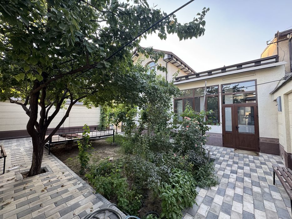 7-room house, 350 m², Zangiata, for sale