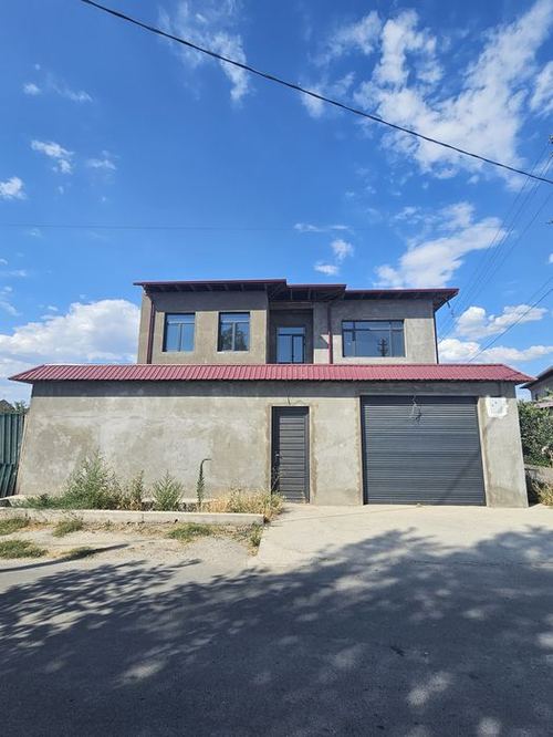 6-комнатный коттедж, 2700 м²