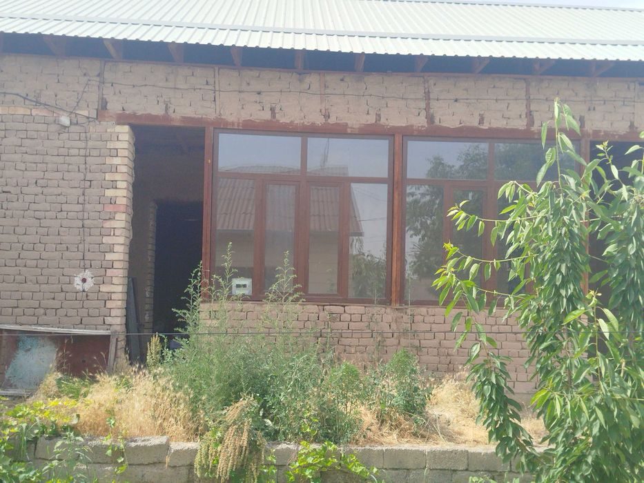 5-комнатный дом, 3 м², Зангиата, на продажу