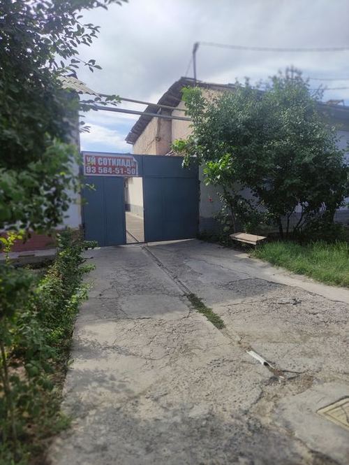 8-xonali uy, 6500 m²