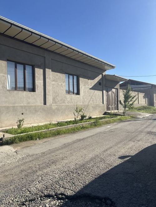 12.50 sotix uy yer sotiladi Toshkent tumani kirovda
