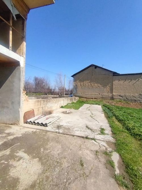Yer sotiladi 10 sotix