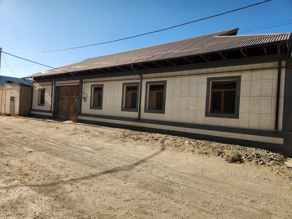 4-room house, 600 m², Navoi, for sale