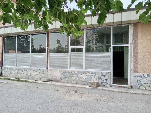 Шахар марказида 100 м² нотурар жой ижарага берилади
