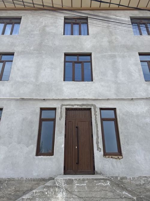 1-xonali kvartira, 200 m²