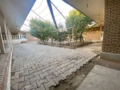 8-xonali uy, 1100 m²