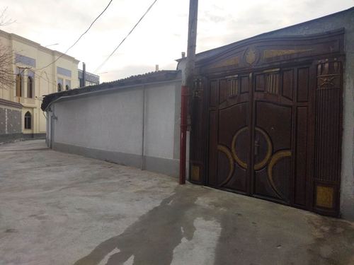 8-xonali uy, 700 m²