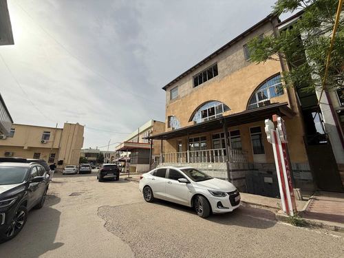 SHAHAR MARKAZIDAN 3 QAVATLI bino sotiladi #a860