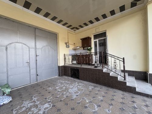 8-комнатный дом, 650 м²