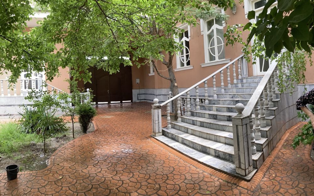 9-комнатный коттедж, 6 м², Маргилан, на продажу