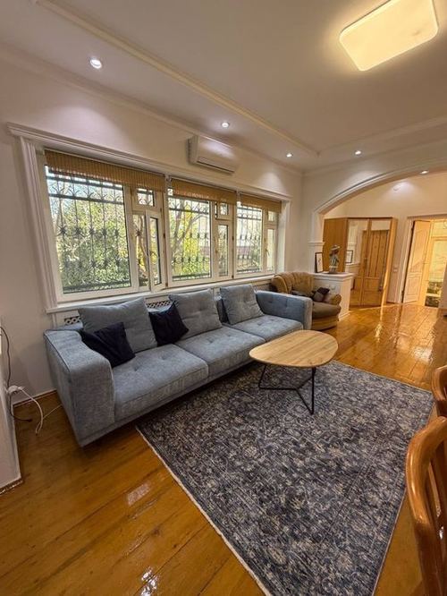 5-room house, 200 m²