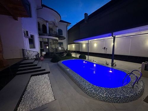 8-room house, 600 m²