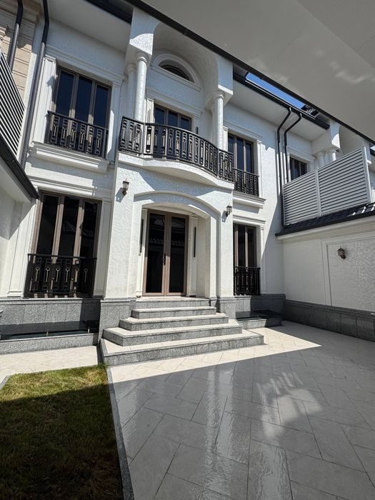 5-комнатный коттедж, 215 м², Ташкент, Мирабадский район, на продажу