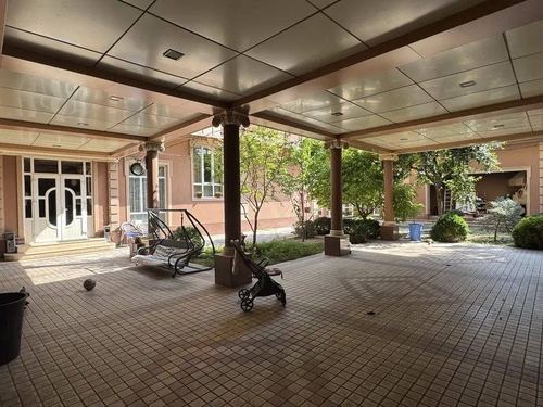 7-room house, 300 m²