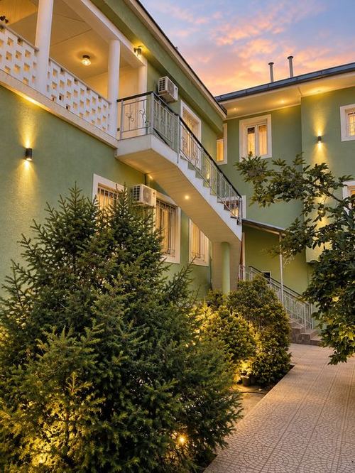 7-комнатный коттедж, 400 м²