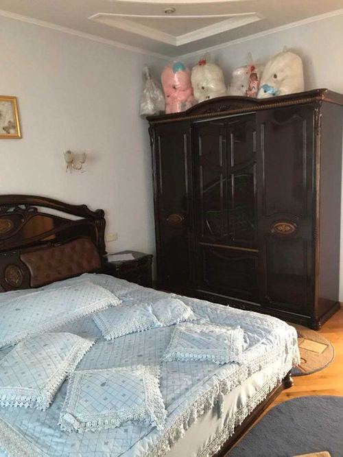 10-комнатный дом, 300 м²