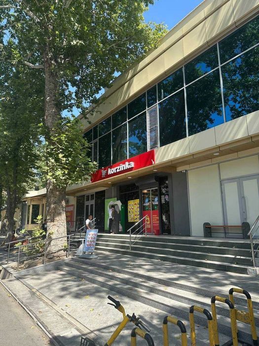Сдаётся в аренду коммерческое помещение в Учтепинском районе.