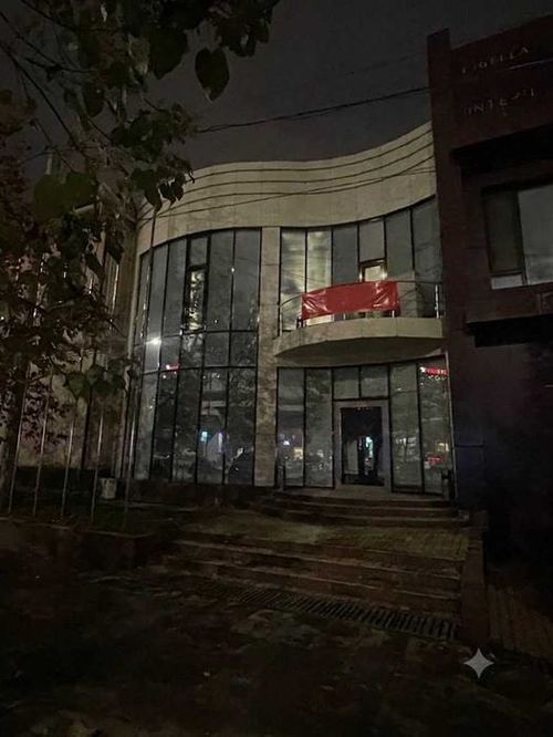 (М) Сдаётся в аренду отдельно стоящее здание в центре города (Мукуми)