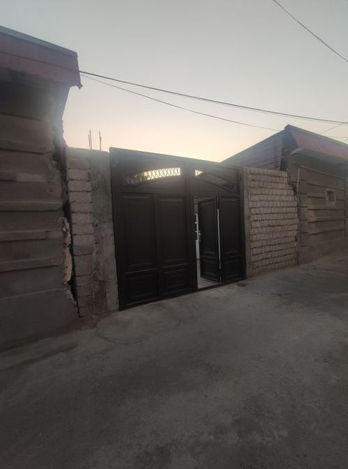 3-room house, 200 m²