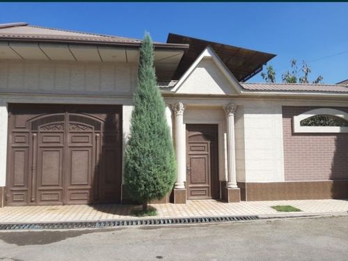 5-комнатный дом, 400 м²
