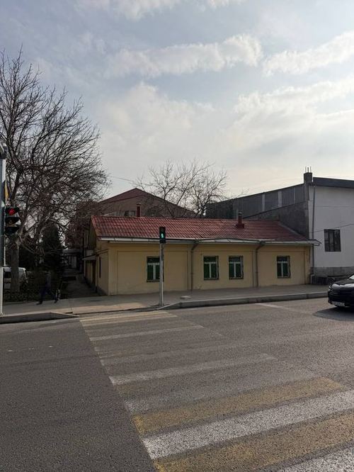 Qazi maxalla birinchi liniya 3.4 cotok fasad 24x 14 metr