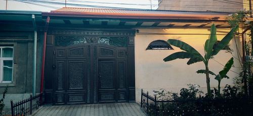 5-room house, 330 m²