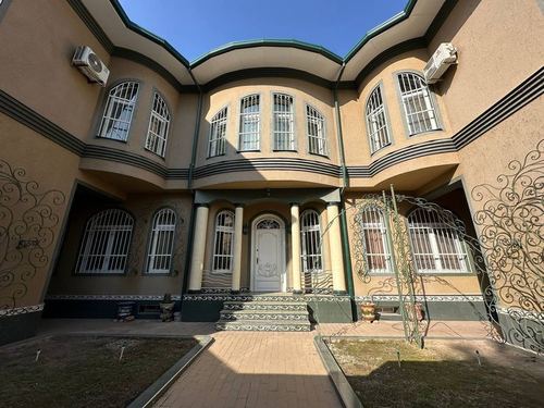 6-room house, 400 m²