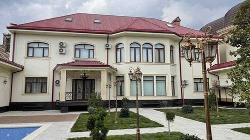 10-room house, 900 m²