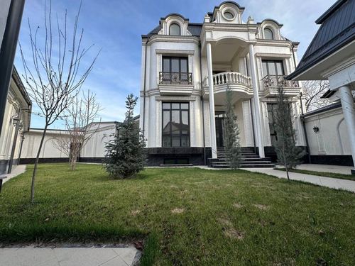 8-комнатный дом, 500 м²