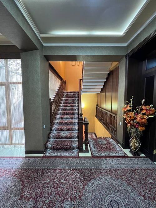 7-комнатный дом, 350 м²