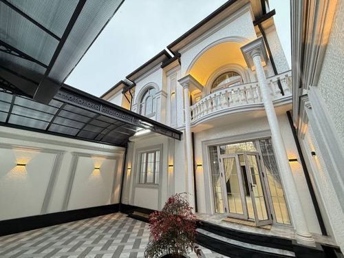 8-комнатный дом, 300 м²