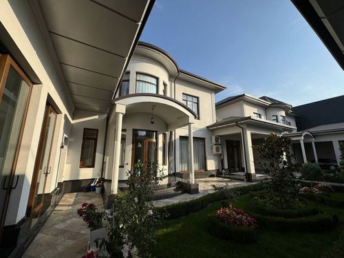 12-комнатный дом, 1100 м²