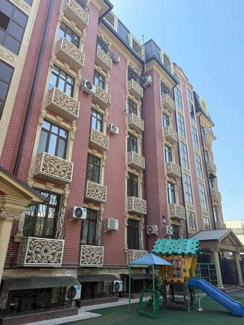 5-комнатная квартира, 210 м²