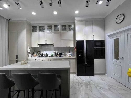5-комнатная квартира, 135 м²