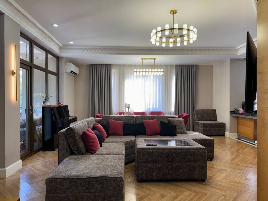 5-комнатная квартира, 194 м², Ташкент, Мирзо-Улугбекский район, на продажу