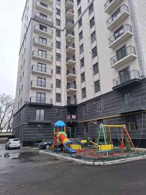 2-xonali kvartira, 81 m²