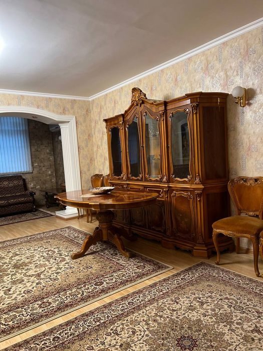 4-комнатная квартира, 110 м², Ташкент, Мирзо-Улугбекский район, в аренду