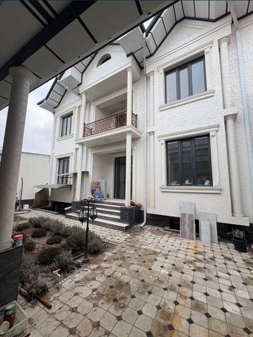 7-xonali uy, 300 m²