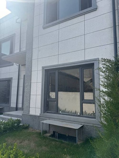 8-xonali uy, 900 m²