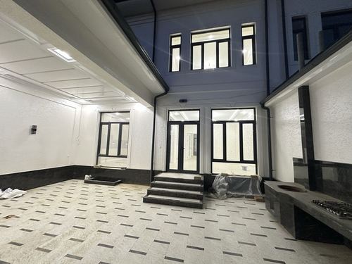 5-xonali uy, 300 m²