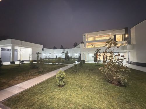 6-xonali uy, 1600 m²