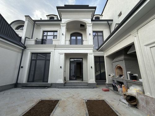 5-комнатный дом, 250 м²