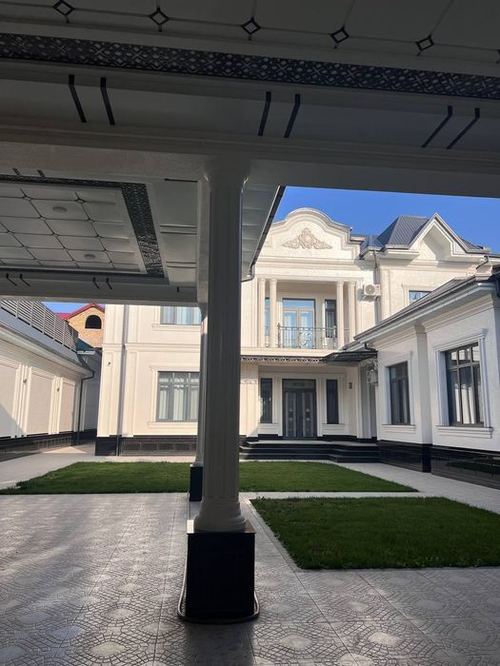 9-комнатный дом, 560 м²