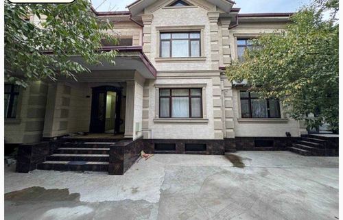 7-комнатный коттедж, 500 м²