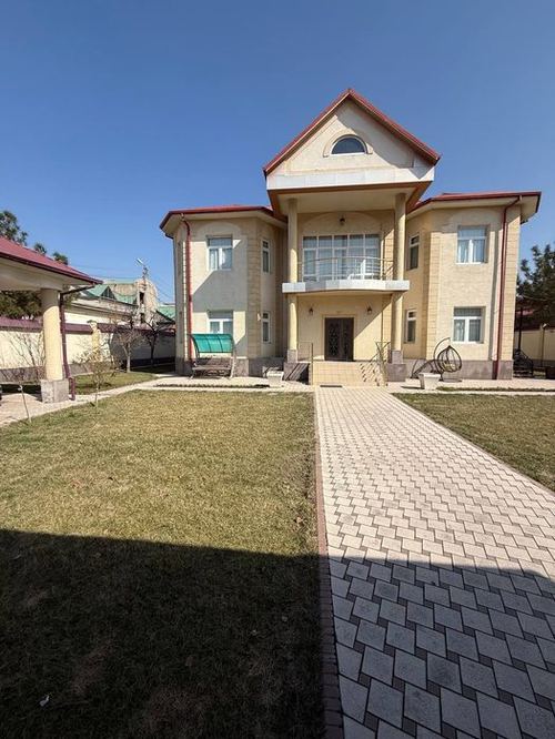 8-комнатный дом, 500 м²